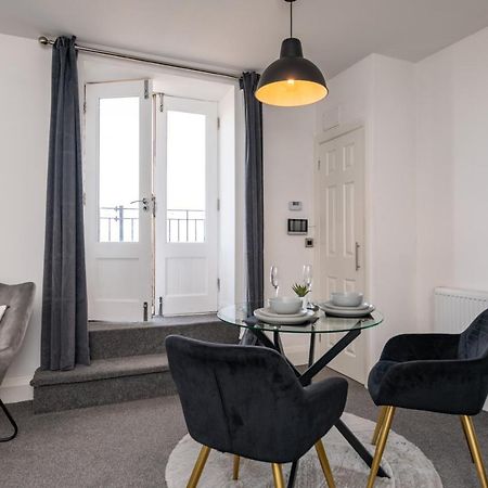 The Croston Balcony Apartment- Morecambe Central Promenade, Beach Front And Sea Views מראה חיצוני תמונה