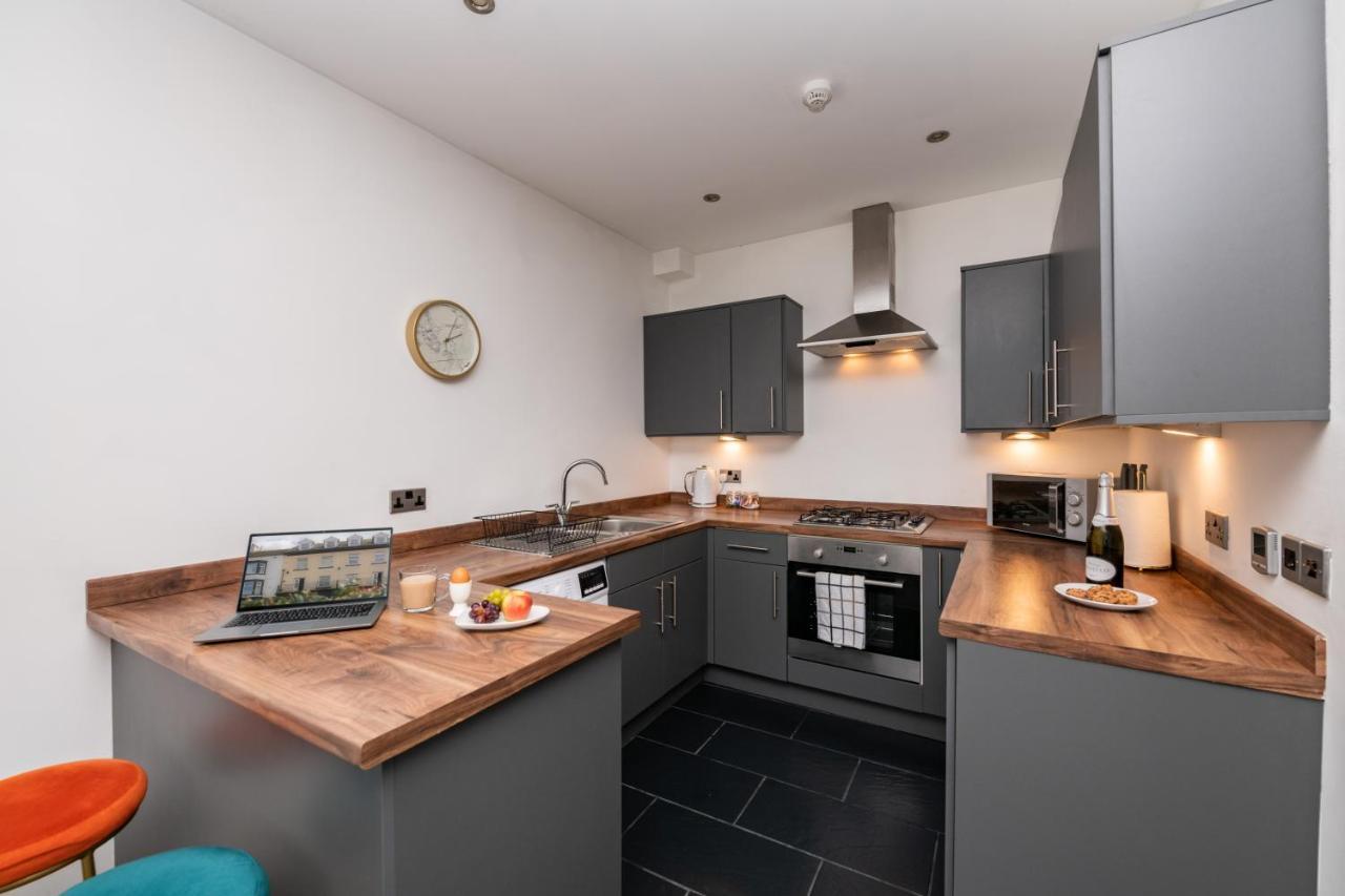 The Croston Balcony Apartment- Morecambe Central Promenade, Beach Front And Sea Views מראה חיצוני תמונה