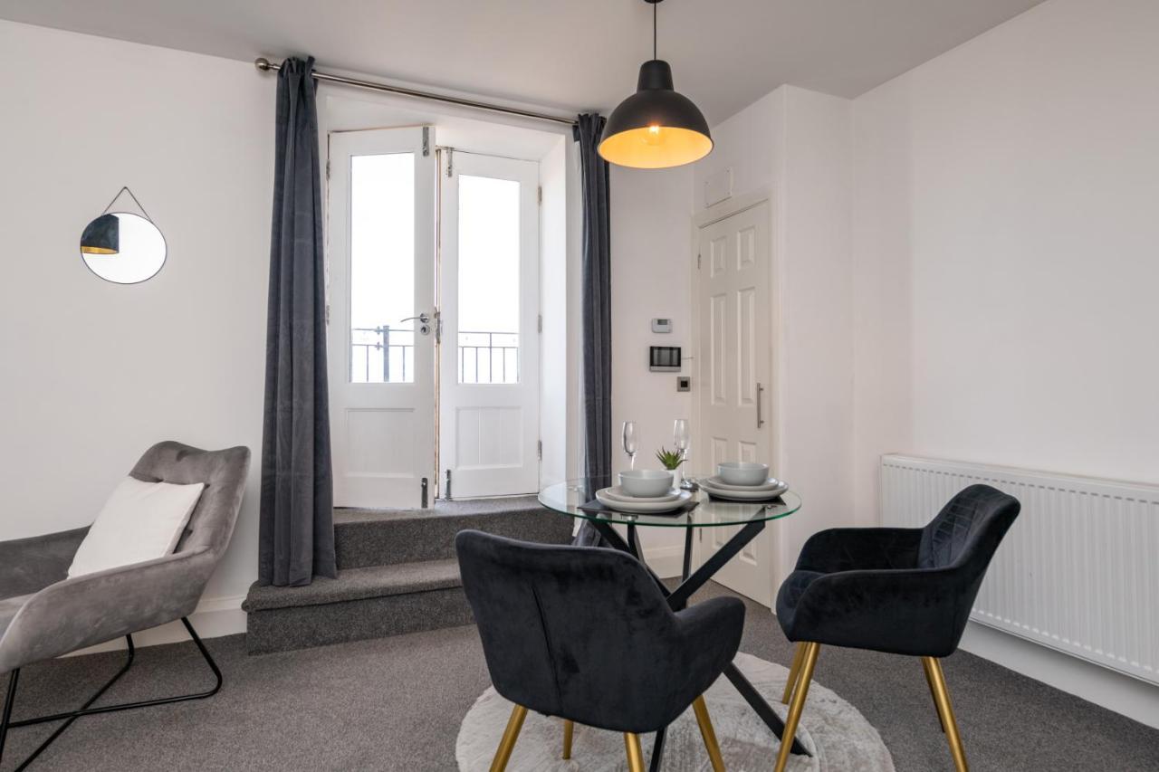 The Croston Balcony Apartment- Morecambe Central Promenade, Beach Front And Sea Views מראה חיצוני תמונה