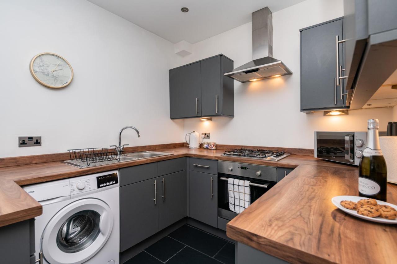 The Croston Balcony Apartment- Morecambe Central Promenade, Beach Front And Sea Views מראה חיצוני תמונה